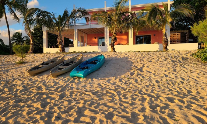 South Palmetto Point Complejo | Trela Sands #2 in Eleuthera Bahamas 1 Bedroom studio right on the beach