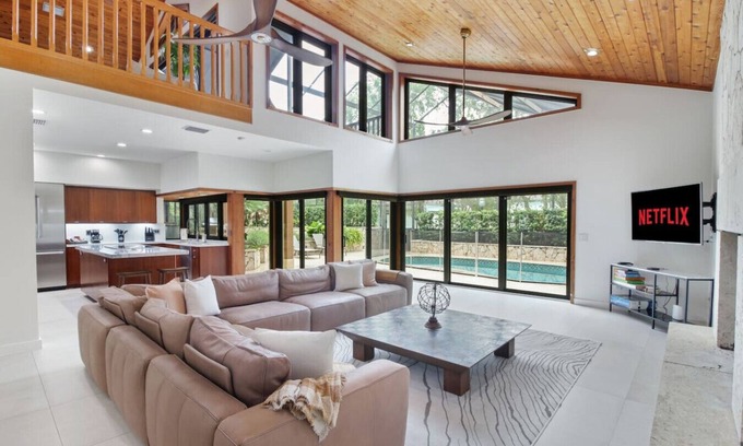 Palmetto Bay Apartamento | Tropical Rainforest Pool Retreat in Miami