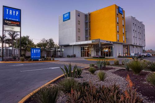 San Luis Potosí Hotel | TRYP by Wyndham San Luis Potosi Hotel & Suites