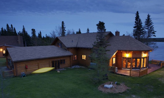 Main Brook Cabina | Tuckamore Lodge Rentals - Main Cedar Lodge - Suite 10