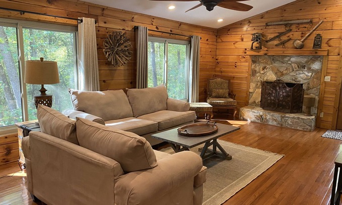 Bynum Cabina | Tucked In The Woods