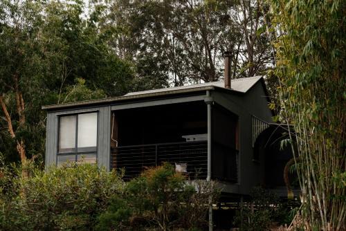 Rathdowney Cama Y Desayuno | Tuckeroo Cottages & Gardens - Blue Wren & Kookaburra