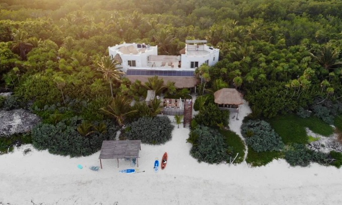 Chacchoben Villa | Villa de lujo frente al mar en la playa privada blanca virgen de Sian Ka'an, Tulum