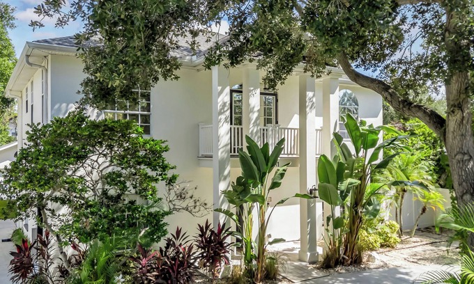 Bayshore Casa | Tulum Resort: Pool Hot Tub Cold Plunge Movie Room