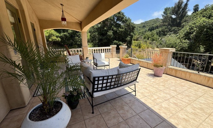 Topanga Villa | Tuscali Mountain Luxury Inn