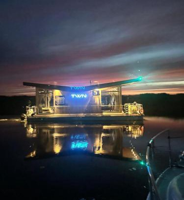 Klaipeda District Municipality Alquiler De Eote | Twin Boats - Butterfly