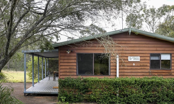 Pokolbin Cabina | Twin Tree Cabin 5 - 2 bedroom with 2 x queen beds