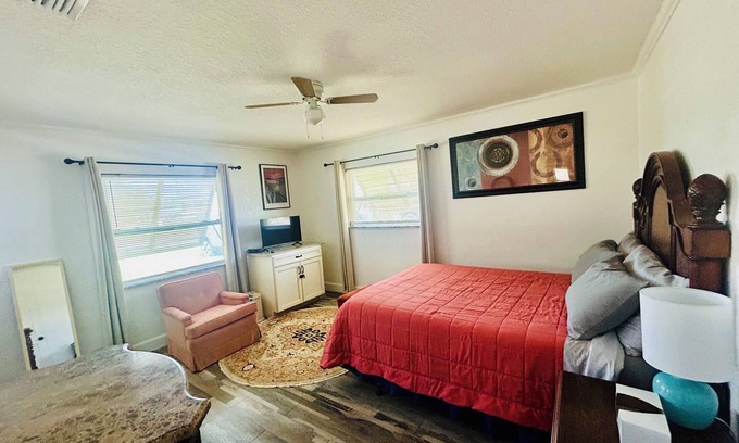 Tropic Casa | Two bedrooms cute and cozy house in Melbourne