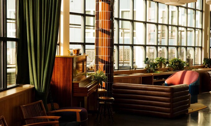 East Nashville Casa | Two Double Room at Waymore’s w/Rooftop Bar and 1 Mile from Nissan Stadium