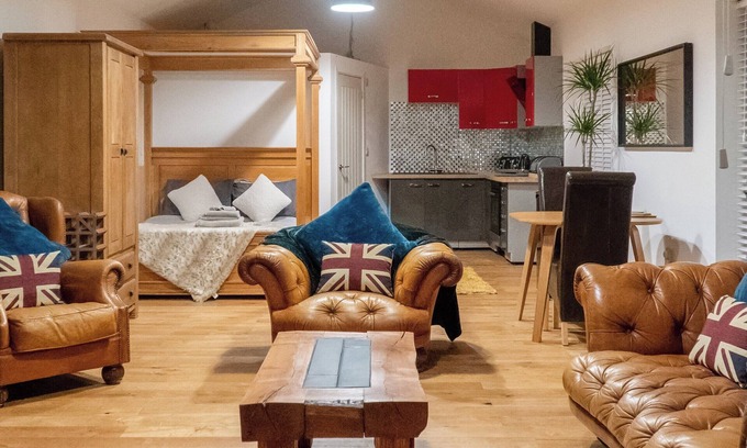 Ammanford Cabaña | Ty Afon Arch - UK38515