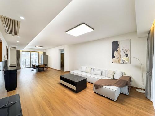 Gubei Apartamento | Tyms 3BR 2BA Apt Gubei CBD Near Line10