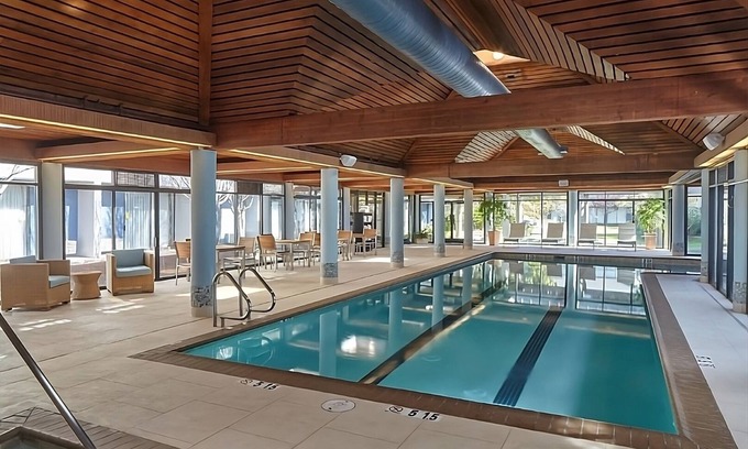 Berkeley Hotel | UC Berkeley Stay by the Bay | Pool, Parking & Pet Friendly