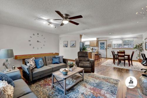 Eustis Casa | Uhost AI - Get Cozy & Relax! 4BR, 2BA, Hot Tub