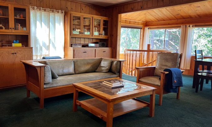 Cedar Glen Cabaña | Unique 1926 Mountain Cottage Perched Above Lake Arrowhead