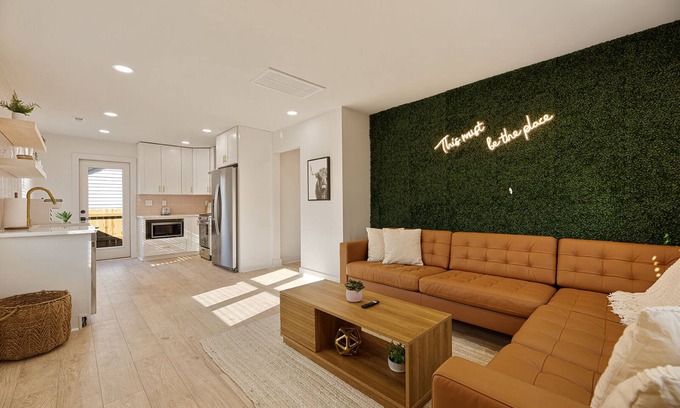 Madison Park Casa | Unique fully renovated duplex unit close to EVERYTHING!