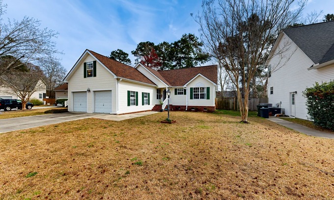Ladson Casa | Unique home near beaches & historic sites - sunroom, yard, central AC, & W/D