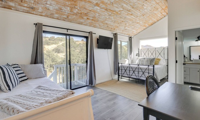 Alpine Cabaña | Unique Stay: Alpine 'mariposa Farmhouse' w/ Views!