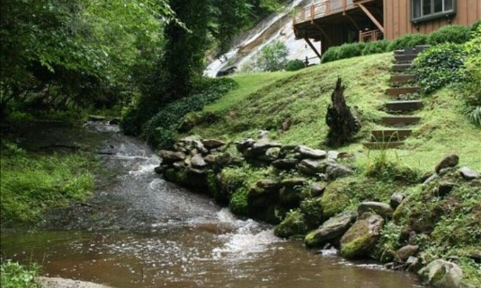 Cullowhee Casa | Cascada única enclavada en las montañas