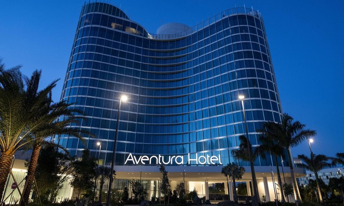Florida Center Hotel | Universal's Aventura Hotel