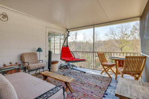 Lynn Casa | Unwind Fireside and Walk to Dtwn! Tyron Retreat