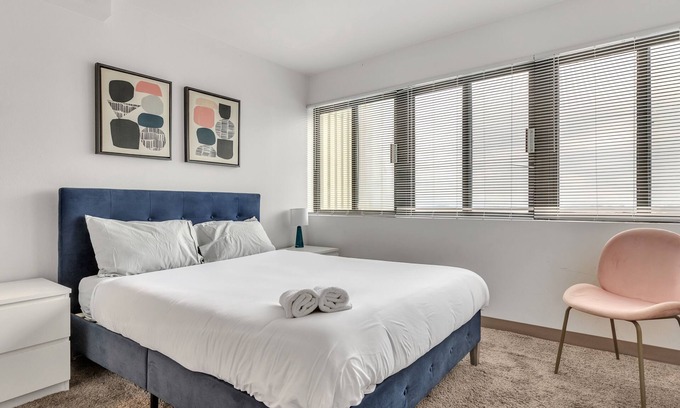 Downtown Harrisburg Apartamento | Unwind in ultimate convenience! Fully furnished 2BR/2BA sanctuary awaits in vibrant Harrisburg