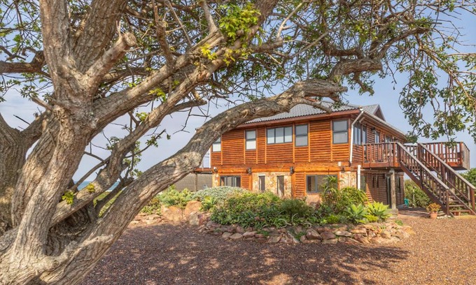 Cape Saint Francis Casa | Upmarket, Spacious and Stunning Sea Views