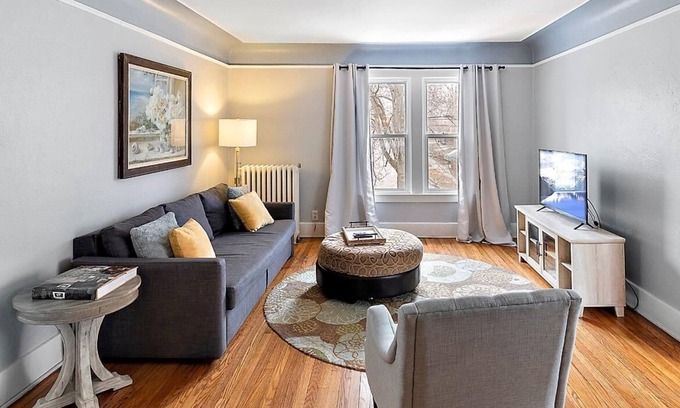 Mount Clemens Casa | Upper Unit 185-Down Town Mount Clemens