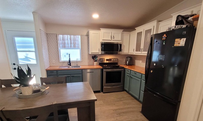 Cienega Springs Casa | Upriver home 15min to Parker