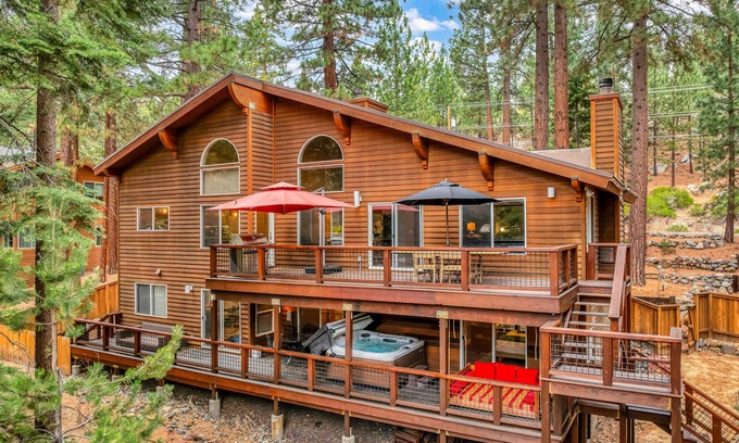 Incline Village Casa | Upscale Incline Village Home with Hot Tub & Sauna