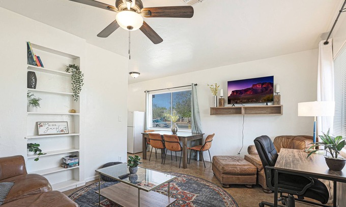 Governmental Mall Apartamento | Urban 2BR Apt, Mins to Airport, DT Phoenix + Wifi