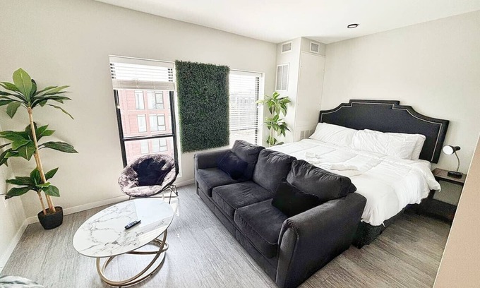 Downtown Des Moines Apartamento | Urban Jungle Retreat (417)