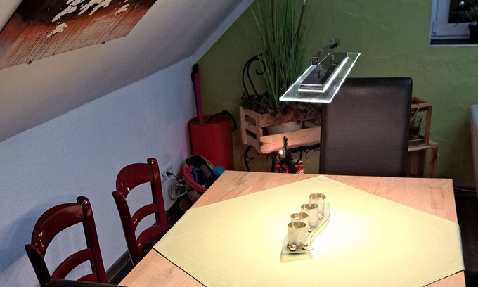 Dorbach Apartamento | Urgemütliche Ferienwohnung, Offenes Spitzdach Nähe Weinanbaugebieten