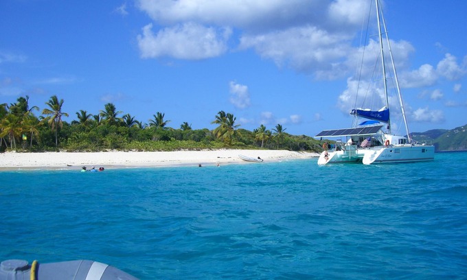 Beef Island Alquiler De Eote | USVI CATAMARAN CHARTERS, DAY SAILING AND SNORKRLING, enjoy the best of the USVI.