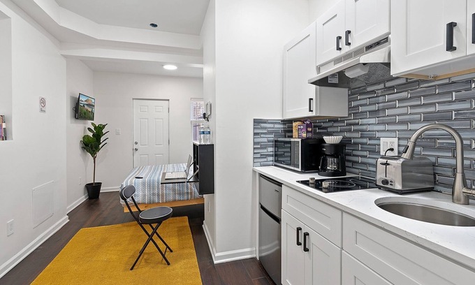 West Philadelphia Hotel | Ututu Stay West