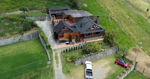 Putuchi Villa | Vacaciones en Cuenca, quédate en Picota Cucho una encantadora quinta VIP con jacuzzi, turco, zona BBQ a 10km del centro de la ciudad - 20 huéspedes - 3 habitaciones