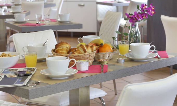 Merville Hotel | Vacancéole - Resid'price