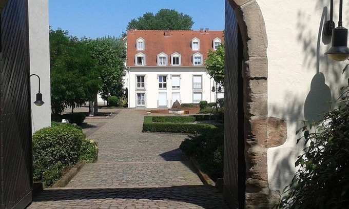 Saarlouis Apartamento | Vacation apartment historic Soutyhof 15**** arrive and feel at home