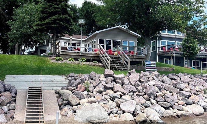 Hamlin County Cabina | Vacation Haven on Lakefront Property!