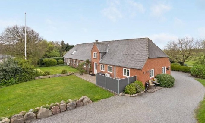 Hjerpsted Casa | Vacation home "Almke" in Western Jutland in Højer - 5 persons, 2 bedrooms