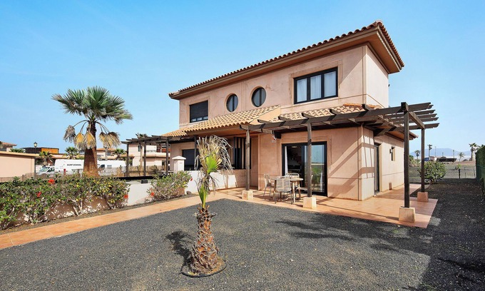 La Oliva Villa | Villa 'Escapada' con vistas al mar y a la montaña, piscina y Wi-Fi