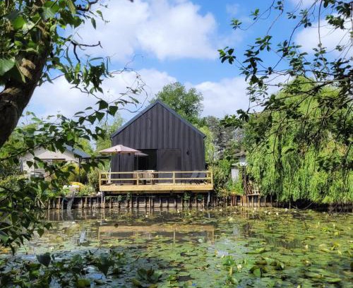 Geel Casa | Vakantiewoning aan het water, vissen, wandelen en genieten in de natuur