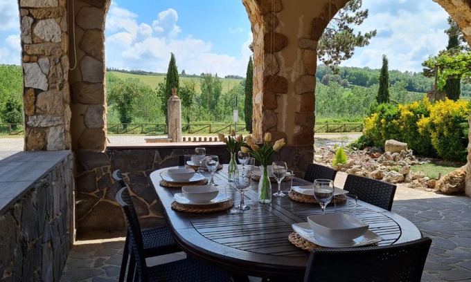 San Giovanni d'Asso Casa | VAL D'ORCIA DELUXE 3 incantevole casa con vista sulle colline, WiFi e parcheggio