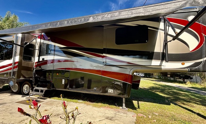 Dover Casa | Vegas Night Luxury Suit Cozy Stay