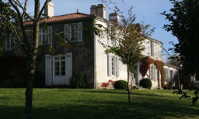 Saint-Etienne-du-Bois Casa | VENDEEN el siglo XVII a 40 minutos del mar