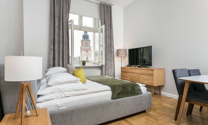 Old Town Apartamento | Venetian House Market Square Aparthotel