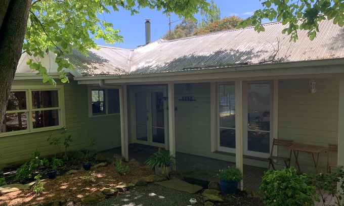 Yinnar South Cabaña | Venetta Country Cottage (Butterfly Cottage) Escape to the countryside