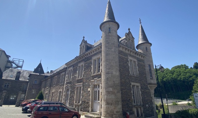 Uzerche Apartamento | Venez Dormir Dans Lancien Hospice Duzerche