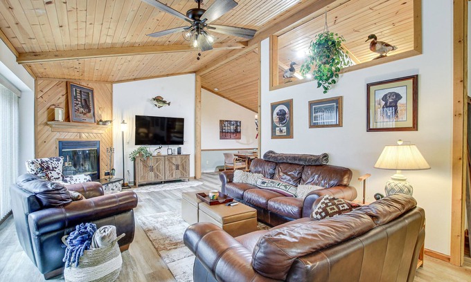Friendship Casa | Versatile Castle Rock Lake Home with Fire Pit!