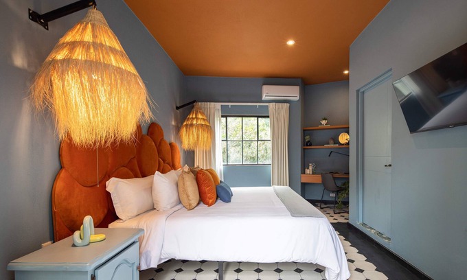 Zona Centro Villa | Vibrant 3Bed Villa - A Deco Retreat