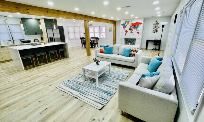 Greensboro Casa | Vibrant Modern Home at Prime Location 4 bed 3 bath